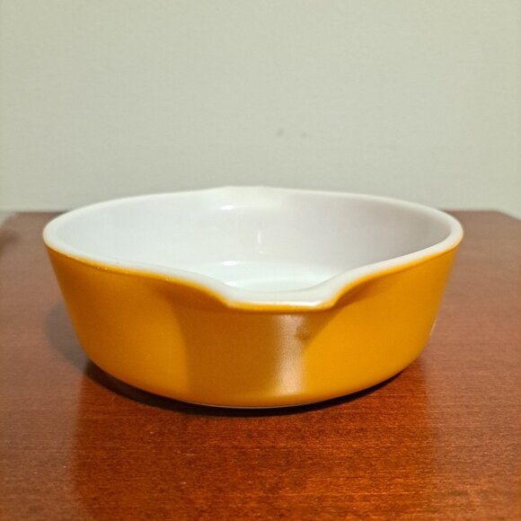 Pyrex Vintage 471-B Butterfly Gold Round 500 Milliliter Casserole Bowl With Lid - Picture 6 of 13